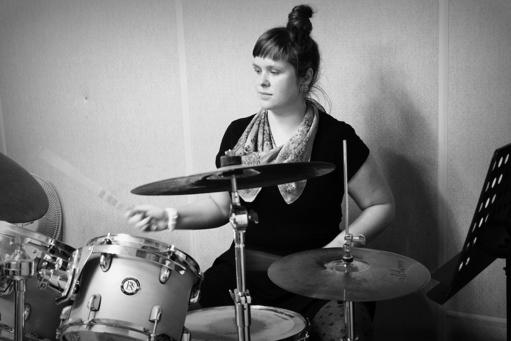 Awesome South Australian Female Drummer for Verity & Ava BaekMa Eilis Frawley Tom Tom Magazineouth Australian Female Drummer for Verity & Ava BaekMa Eilis Frawley Tom Tom Magazine